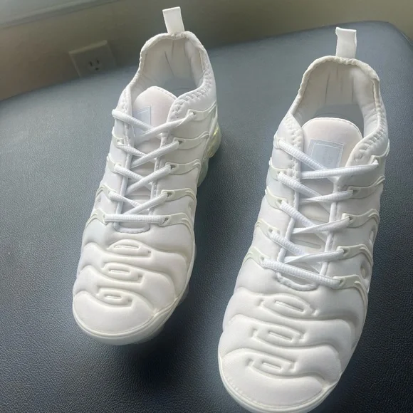 Nike Air Vapormax Plus Off White Mens sz 9.5 Womens sz 11.5